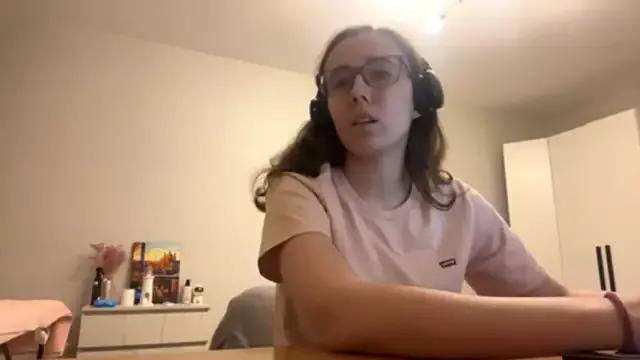 NIKKI_HAIR from StripChat is Freechat