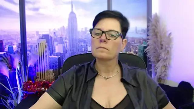 ninarandmann from StripChat is Freechat
