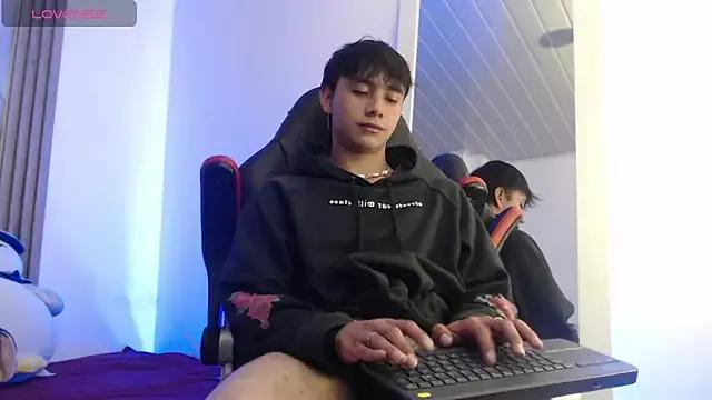 Noah_Slim from StripChat is Freechat