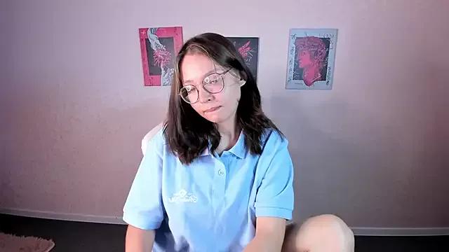 Noora_Moore from StripChat is Freechat