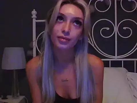OhWowHoney69 from StripChat is Freechat