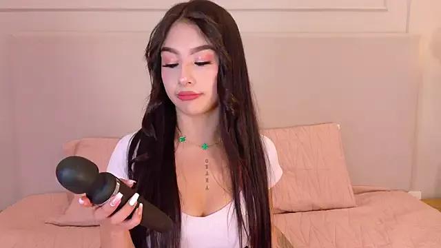 OlayaCooper from StripChat is Freechat