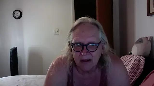 OldLadySara from StripChat is Freechat