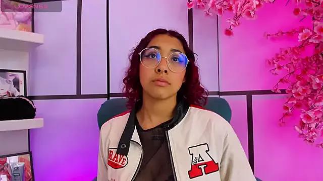 Olivejoness from StripChat is Freechat
