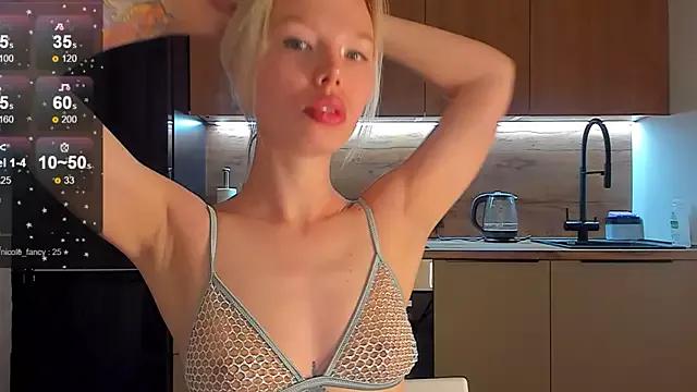 Check-out our cam rooms range and converse on a personal level with our delicious livecams streamers, showing off their spicy curves and toys.