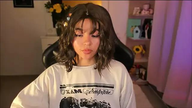 oliviaa_s from StripChat is Freechat