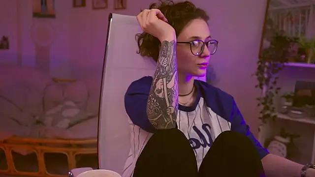 OliviaMcClean from StripChat is Freechat