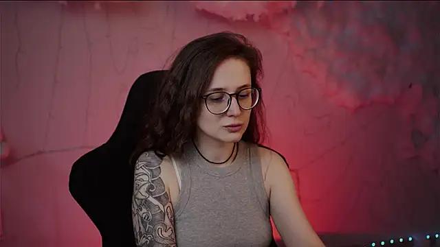 Check-out our cam rooms range and converse on a personal level with our delicious livecams streamers, showing off their spicy curves and toys.