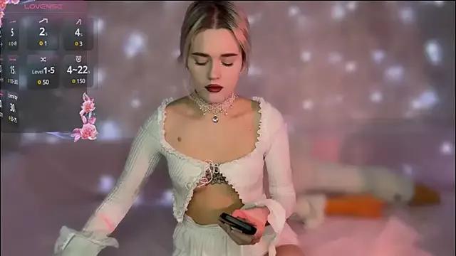 Oliviasan from StripChat is Freechat