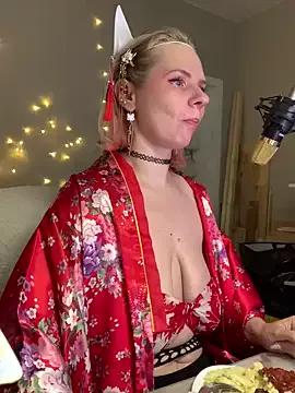 OnlyFoxDream from StripChat is Freechat