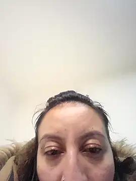 Oriana111 from StripChat is Freechat
