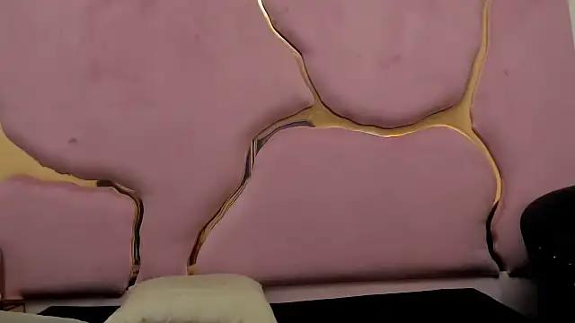 Oriana69_ from StripChat is Freechat