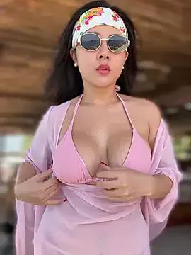 OUTDOOR_QUEEN010 from StripChat is Freechat