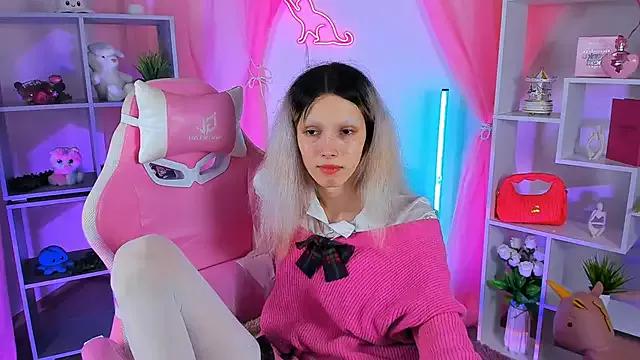 Check-out our cam rooms range and converse on a personal level with our delicious livecams streamers, showing off their spicy curves and toys.