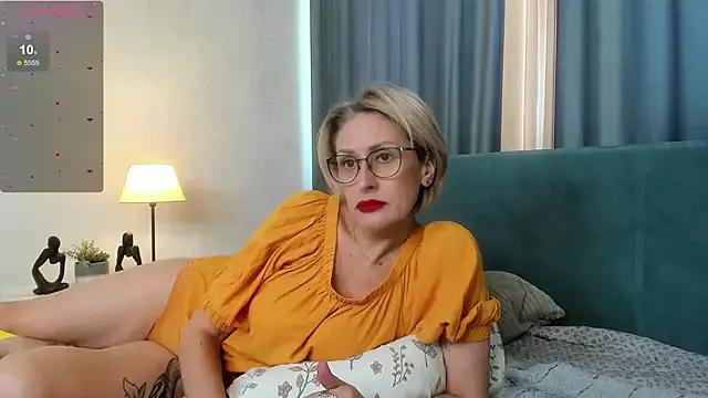 Check-out our cam rooms range and converse on a personal level with our delicious livecams streamers, showing off their spicy curves and toys.