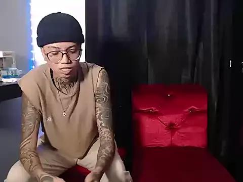 ParisAndVi from StripChat is Freechat