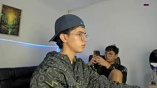 patrick_deluxe from StripChat is Freechat