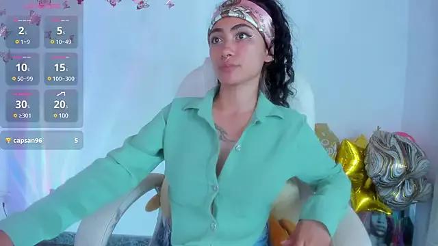 paula_brunette from StripChat is Freechat