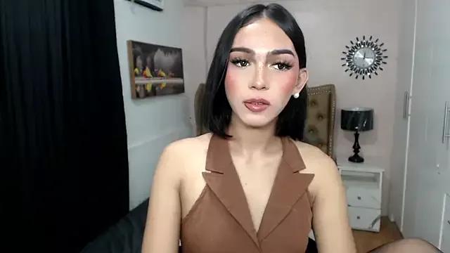 pearlmoore from StripChat is Freechat