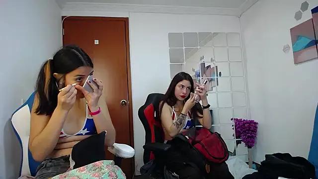 Perla_kitty19 from StripChat is Freechat