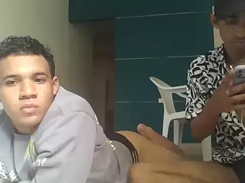 pervert_couplelatin from StripChat is Freechat