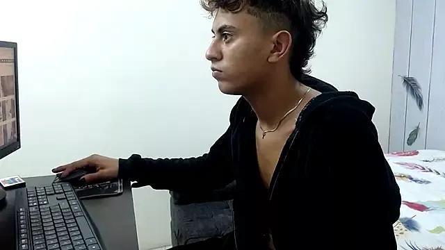 PervertMads from StripChat is Freechat