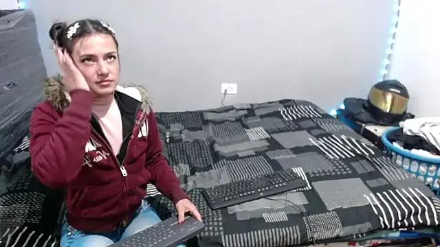 pervertsteens3 from StripChat is Freechat