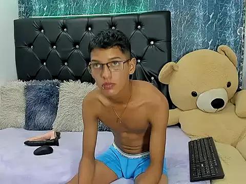 peter_xs from StripChat is Freechat