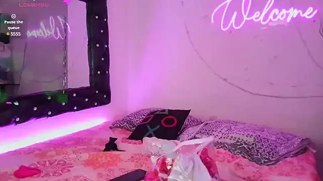 PetiteDeep- from StripChat is Freechat