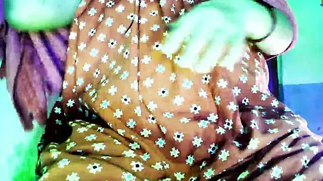 PINK-PARI from StripChat is Freechat