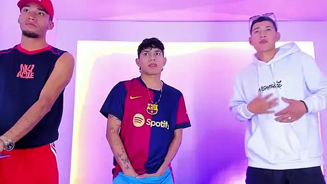 Play_boys_Hot from StripChat is Freechat