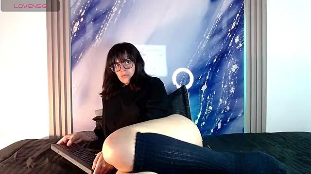Pollet_Jones_ from StripChat is Freechat