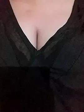 Ponds_beauty from StripChat is Freechat