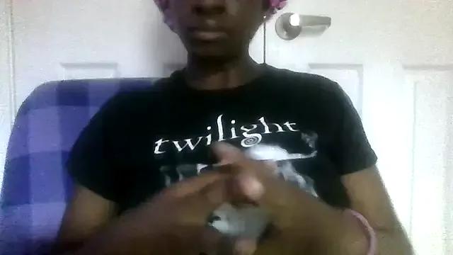 prettymaa from StripChat is Freechat