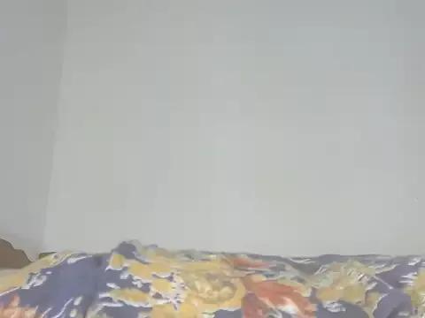 Prettyolive2 from StripChat is Freechat