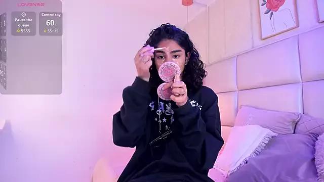 Puffy_Hearts from StripChat is Freechat