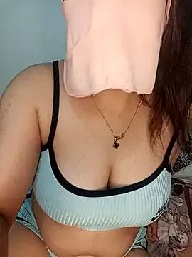 Queen-15 from StripChat is Freechat