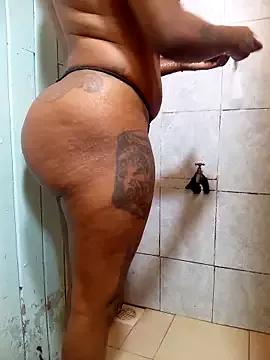 queenshebah from StripChat is Freechat