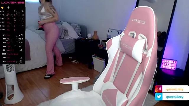 Check-out our cam rooms range and converse on a personal level with our delicious livecams streamers, showing off their spicy curves and toys.