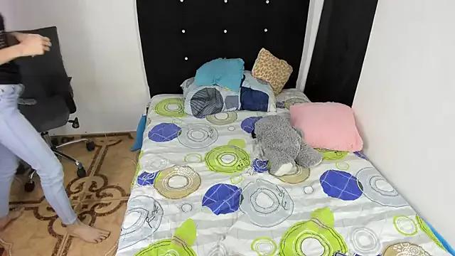 Check-out our cam rooms range and converse on a personal level with our delicious livecams streamers, showing off their spicy curves and toys.