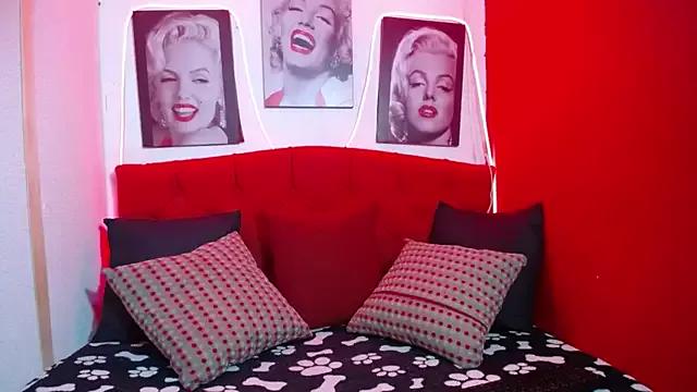 Check-out our cam rooms range and converse on a personal level with our delicious livecams streamers, showing off their spicy curves and toys.