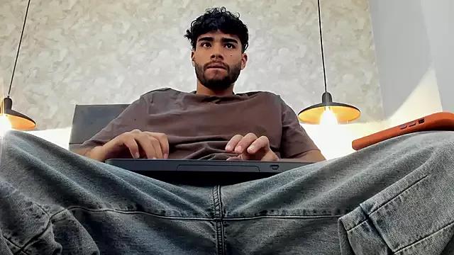 Photos of RaphaelDufort from StripChat is Freechat