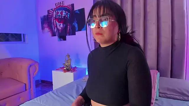 Raven_meow from StripChat is Freechat