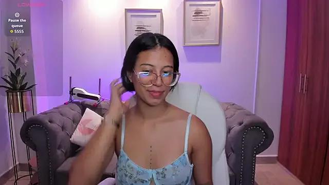 raven_stonee from StripChat is Freechat
