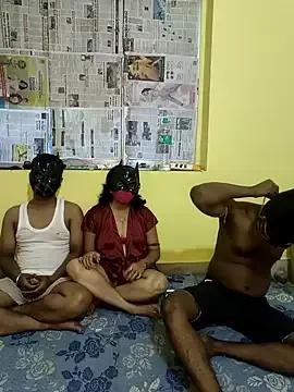 REALFAMILYSHOW from StripChat is Freechat