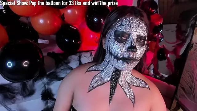 Check-out our cam rooms range and converse on a personal level with our delicious livecams streamers, showing off their spicy curves and toys.