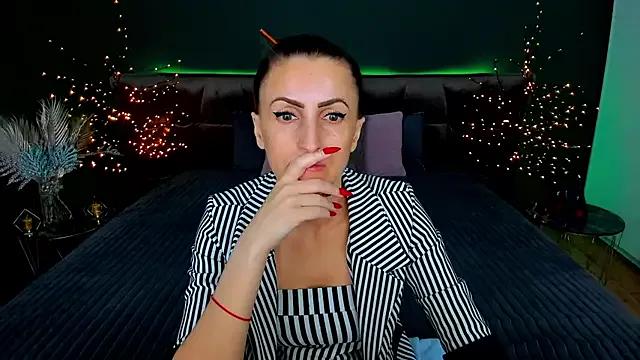 Rebecca_Diamond from StripChat is Freechat