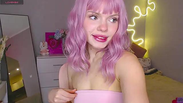 Check-out our cam rooms range and converse on a personal level with our delicious livecams streamers, showing off their spicy curves and toys.