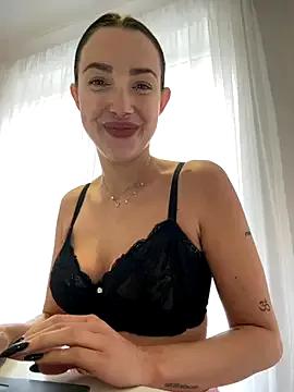 Remirosee from StripChat is Freechat