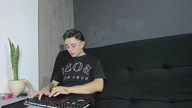 Richard_Velez_ from StripChat is Freechat